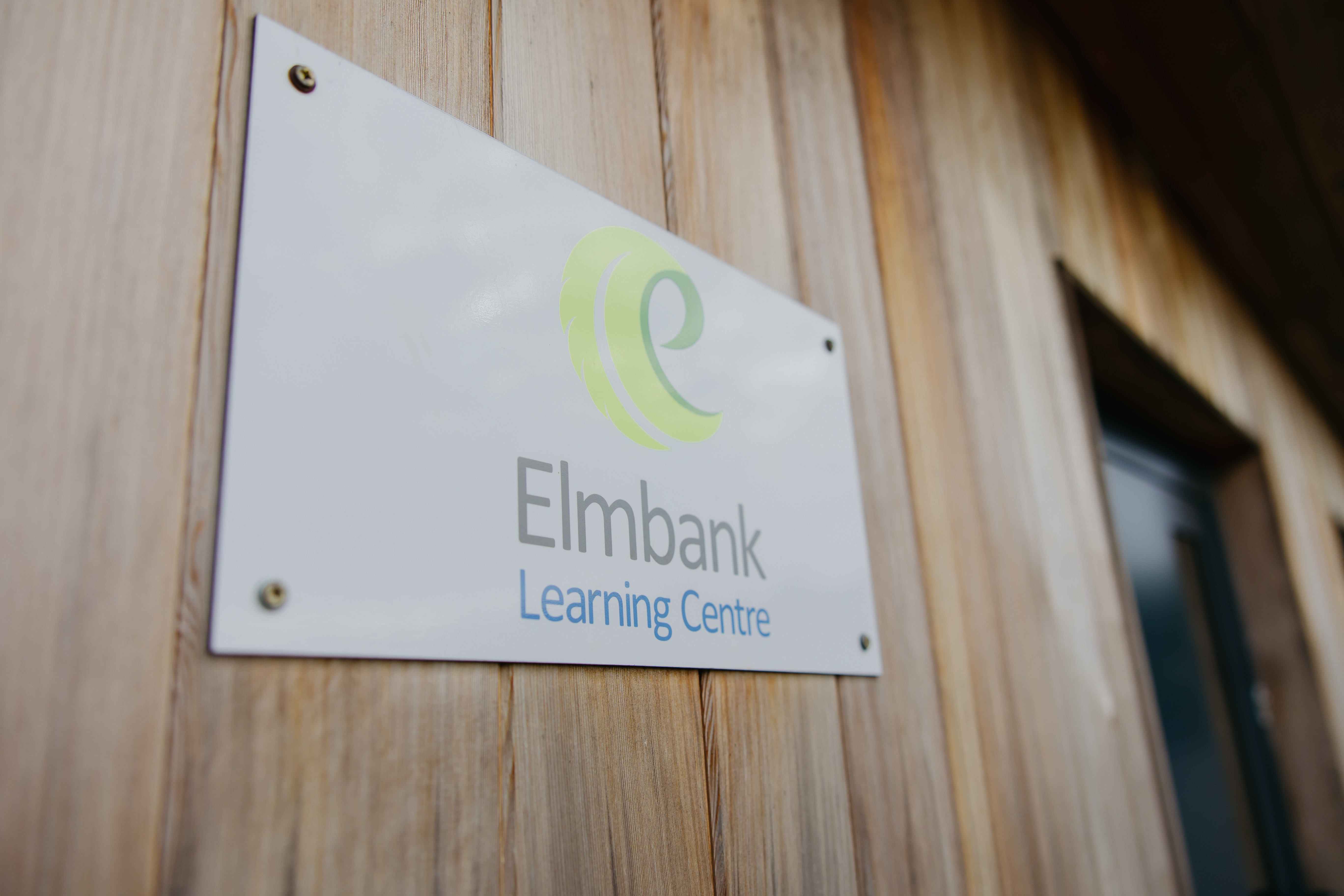 Elmbank Learning Centre sign