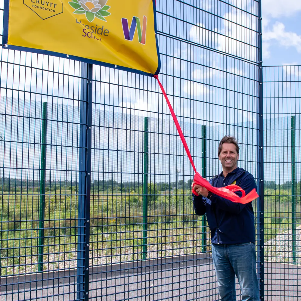 Sander Westerveld opening the Cruyff Court at Lakeside School
