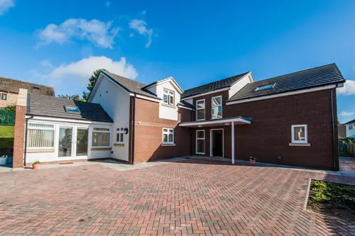 Outside image of Beck Ridge on a sunny day